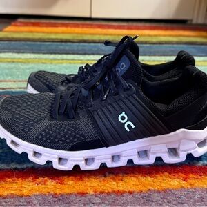 On Cloud Swift Black and White Running Shoes women size 8.5